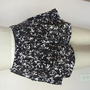 NWT Dress shorts with pockets, black and white abstract design